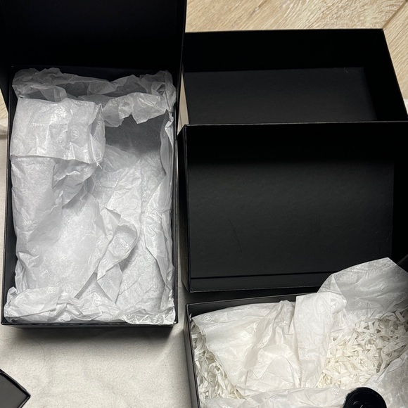 4 Authentic Chanel boxes - Picture 3 of 3